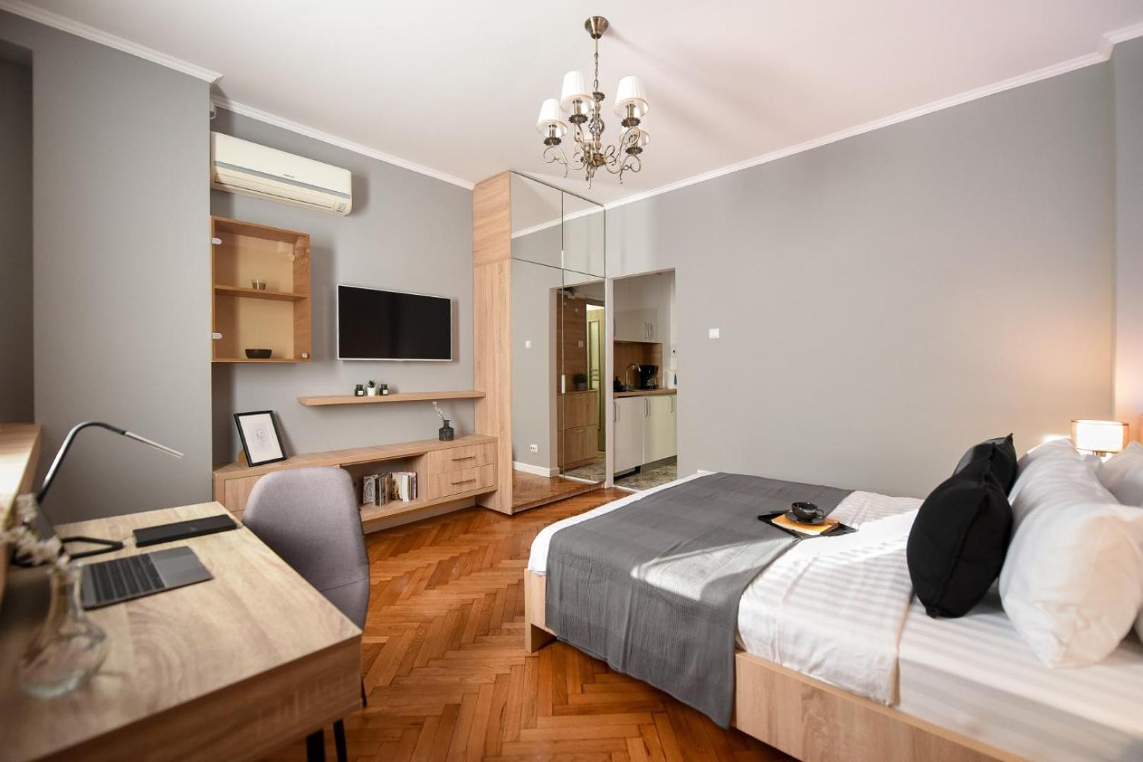 City Center Getaway - Cozy Accommodation For Your Perfect Stay Бухарест Екстер'єр фото