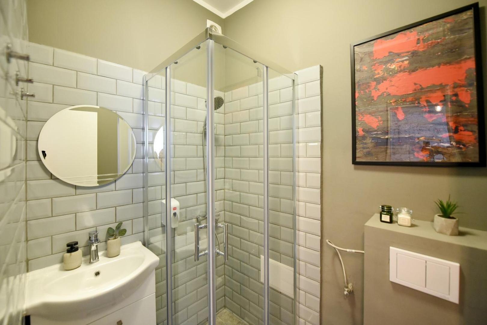 City Center Getaway - Cozy Accommodation For Your Perfect Stay Бухарест Номер фото