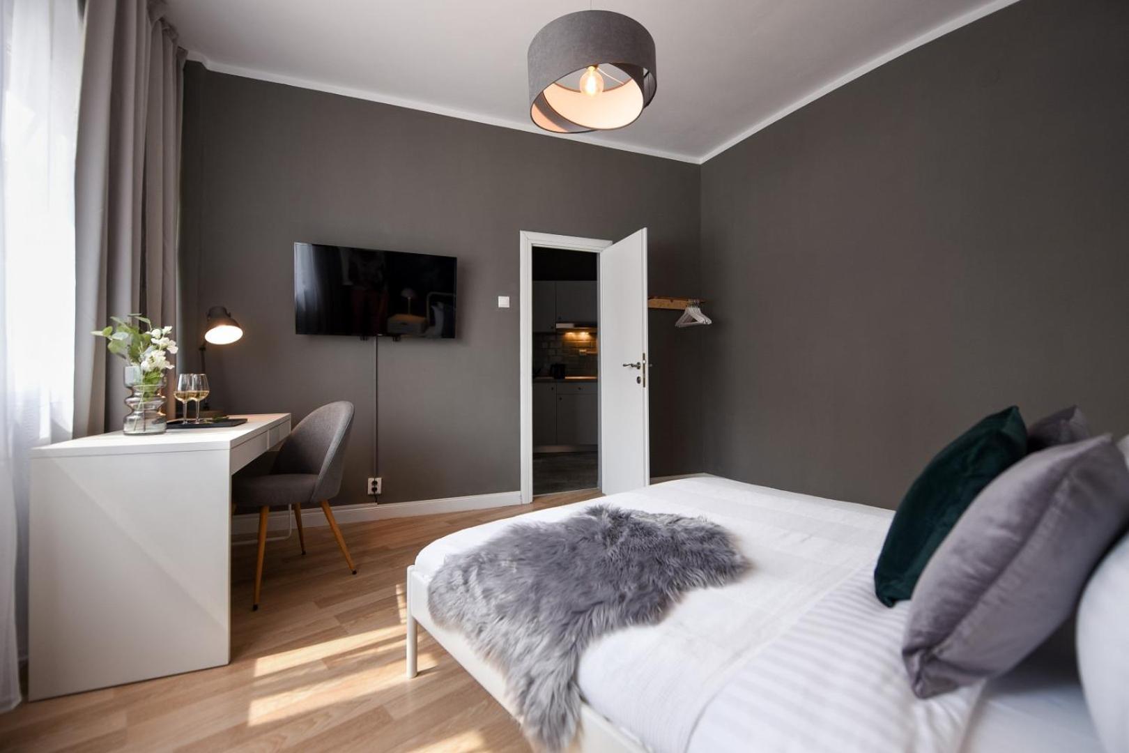 City Center Getaway - Cozy Accommodation For Your Perfect Stay Бухарест Номер фото